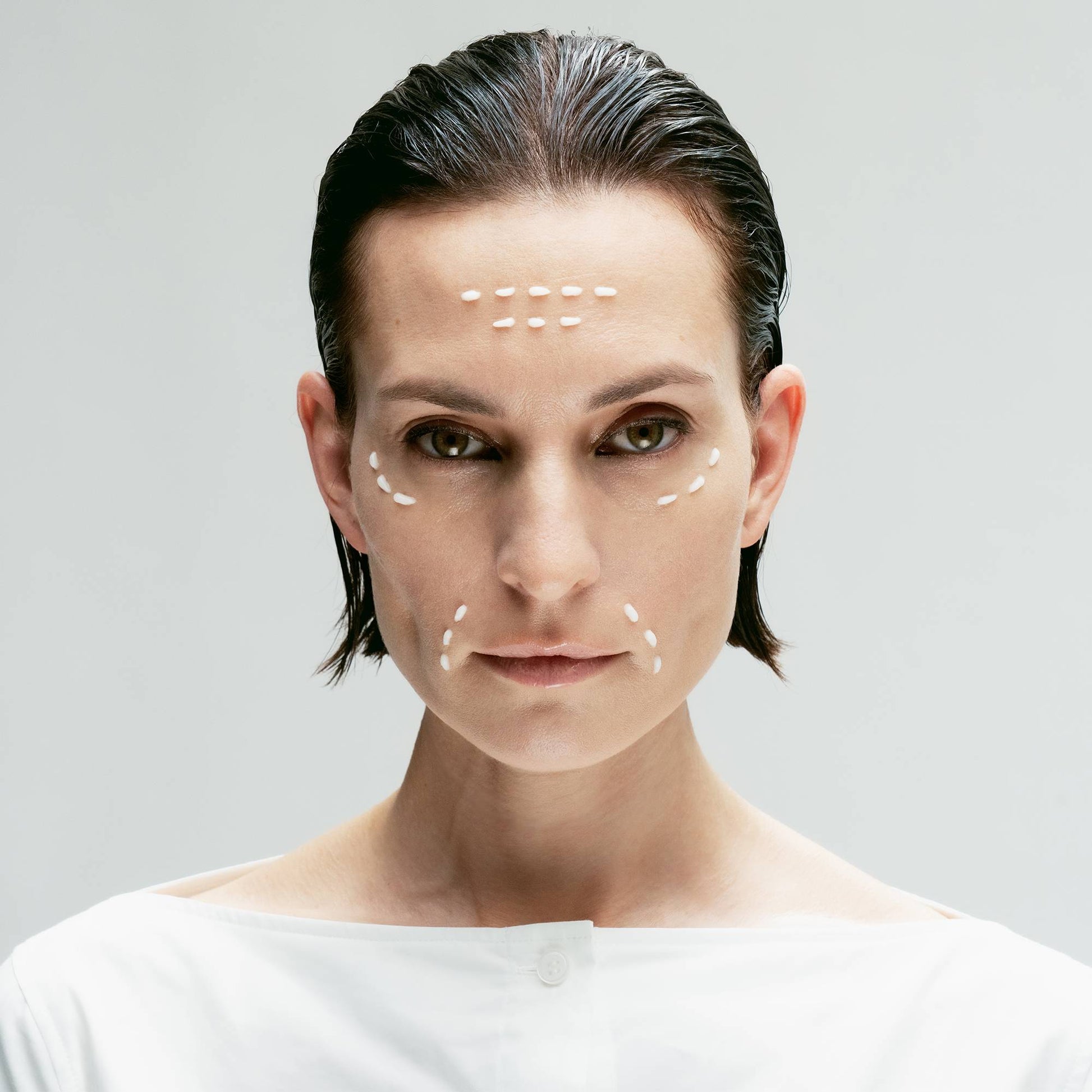 Concentré Local Tenseur A43
Complexe de peptides inhibiteurs 10% + Acide hyaluronique