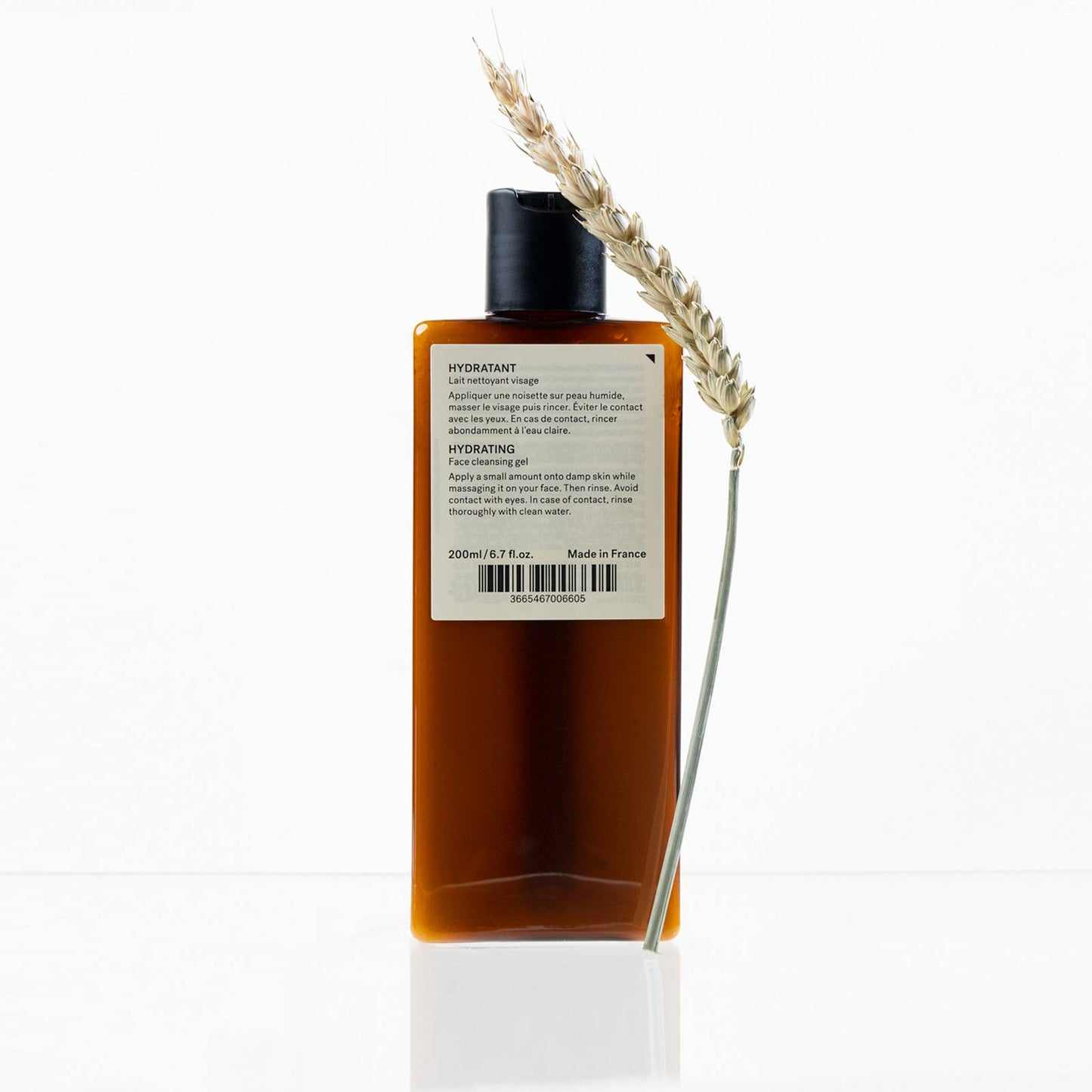 Lait Nettoyant Hydratant L14
Acide hyaluronique 0,5% + Extrait de camomille
