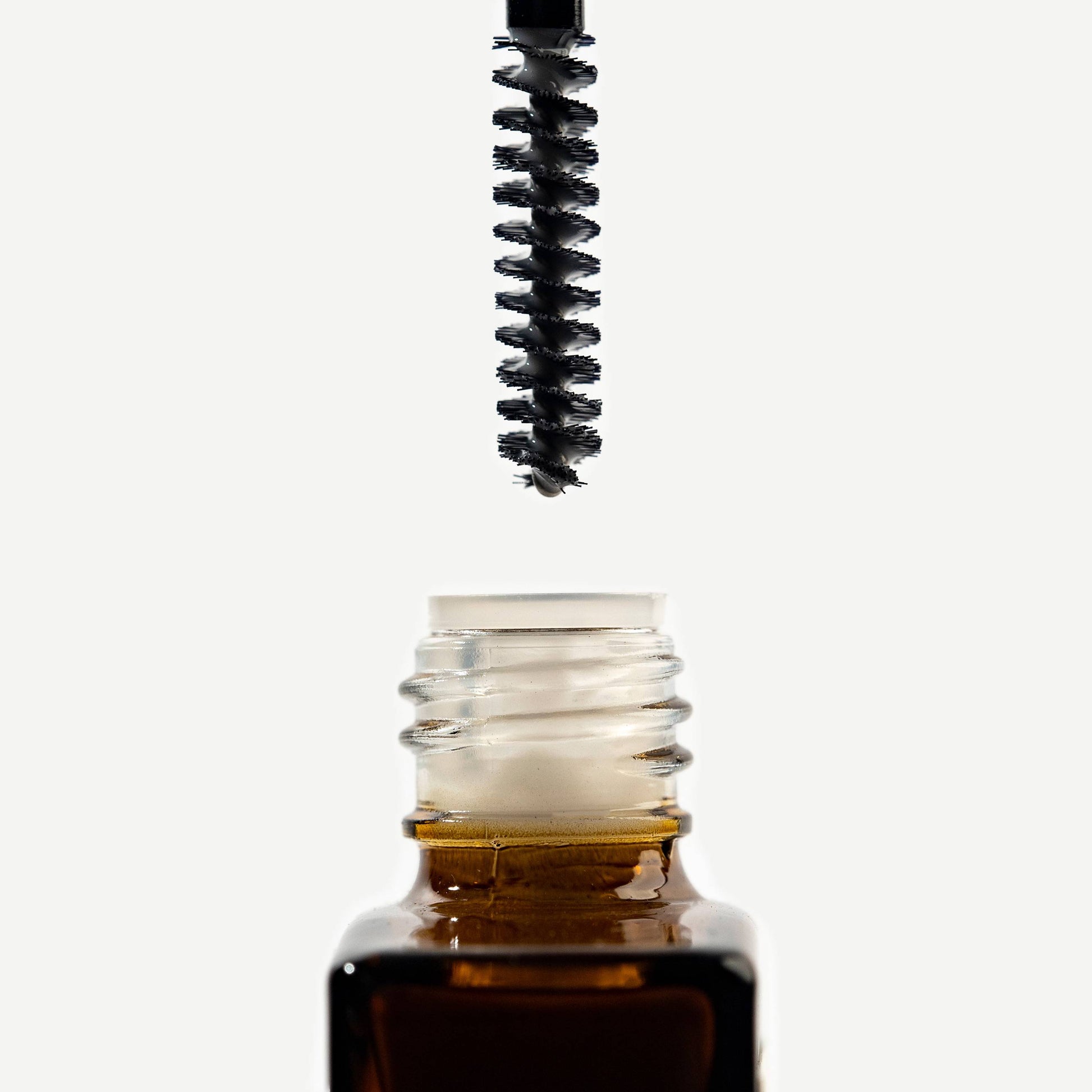 Sérum Densifiant Cils et Sourcils L37
Peptides de pois 2% + Huile de ricin